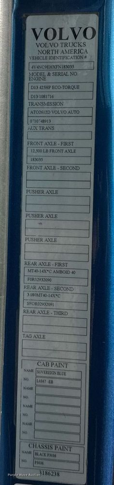 image for item DT2127 2015 Volvo D13 semi truck