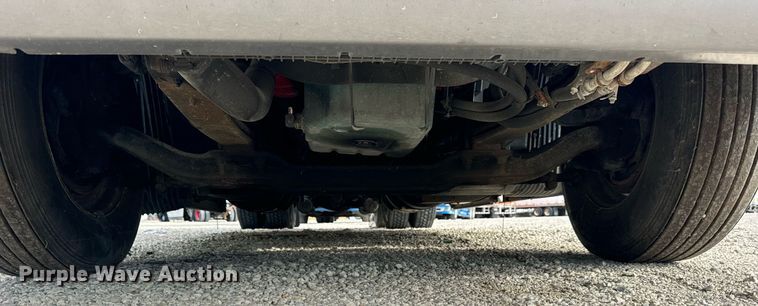 image for item DT2128 2014 Volvo VNL semi truck