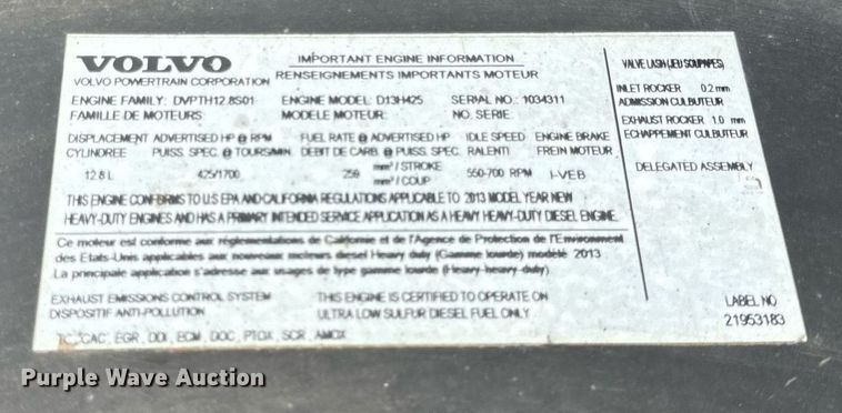 image for item DT2128 2014 Volvo VNL semi truck