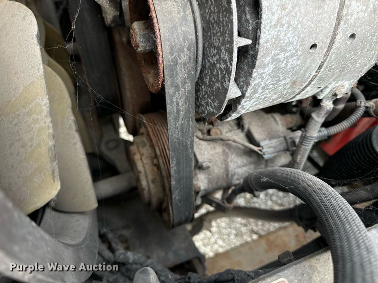 image for item DT2128 2014 Volvo VNL semi truck