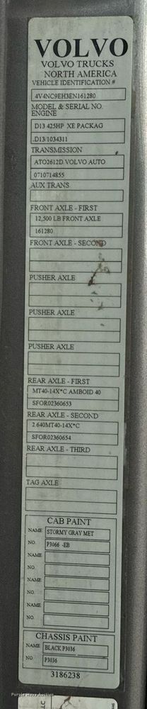 image for item DT2128 2014 Volvo VNL semi truck