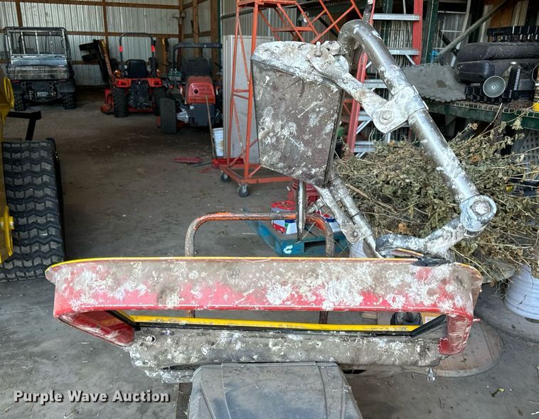 image for item DT2135 2002 International  9100i semi truck