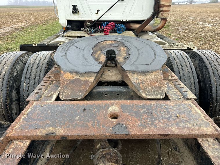 image for item DT2218 1998 Mack CH600 semi truck