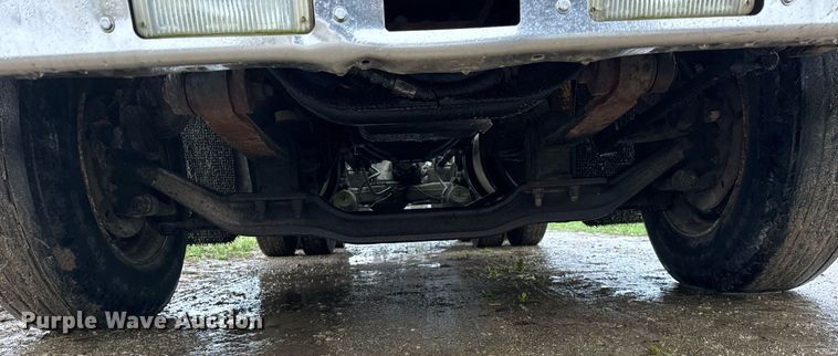 image for item DT2218 1998 Mack CH600 semi truck