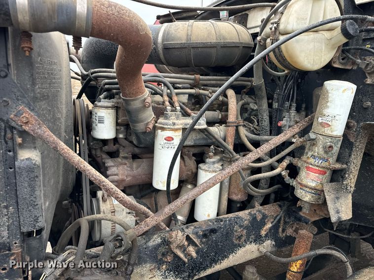 image for item DT2218 1998 Mack CH600 semi truck