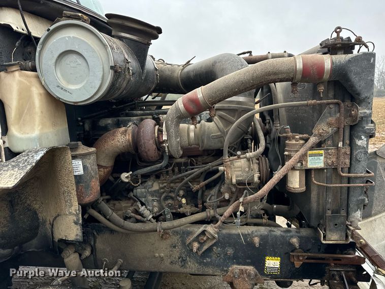 image for item DT2218 1998 Mack CH600 semi truck