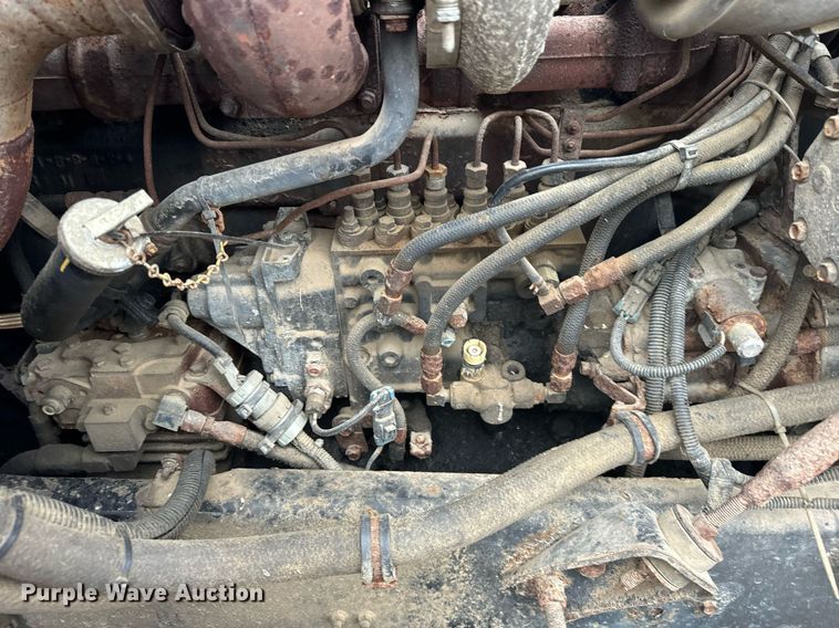 image for item DT2218 1998 Mack CH600 semi truck