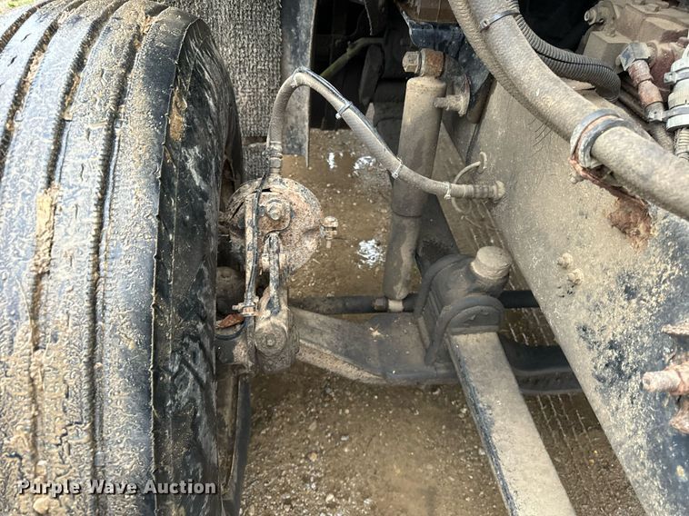 image for item DT2218 1998 Mack CH600 semi truck