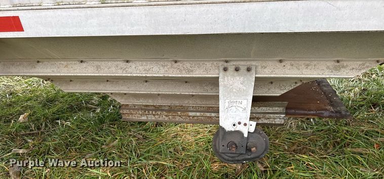 image for item DT2219 1983 Chamberlin JAGH-700 grain trailer