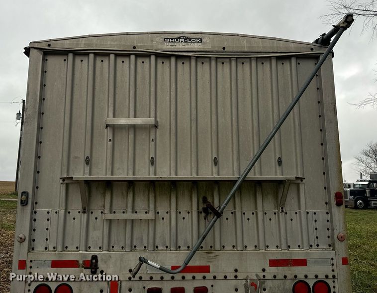 image for item DT2219 1983 Chamberlin JAGH-700 grain trailer