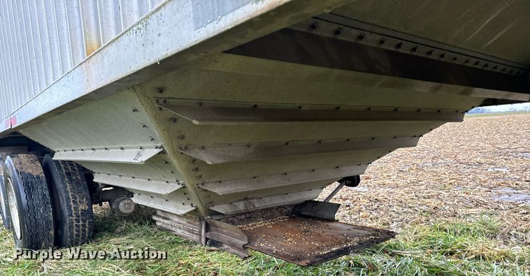 image for item DT2219 1983 Chamberlin JAGH-700 grain trailer