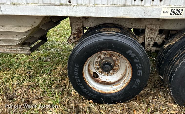 image for item DT2219 1983 Chamberlin JAGH-700 grain trailer