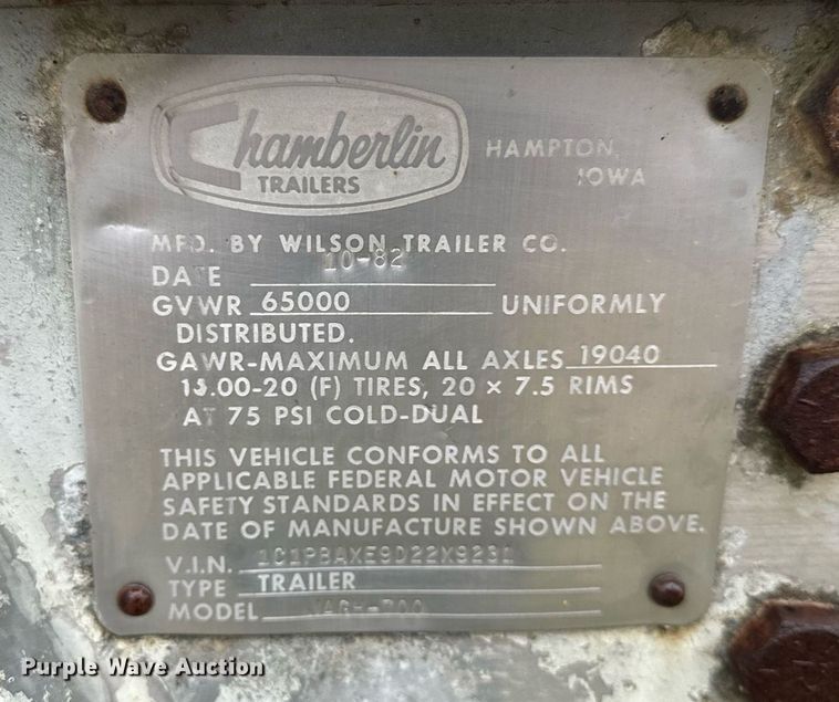 image for item DT2219 1983 Chamberlin JAGH-700 grain trailer