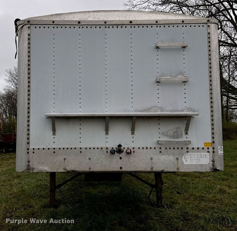 image for item DT2220 1987 Wilson AGH-800 grain trailer