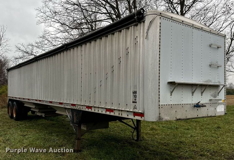 image for item DT2220 1987 Wilson AGH-800 grain trailer