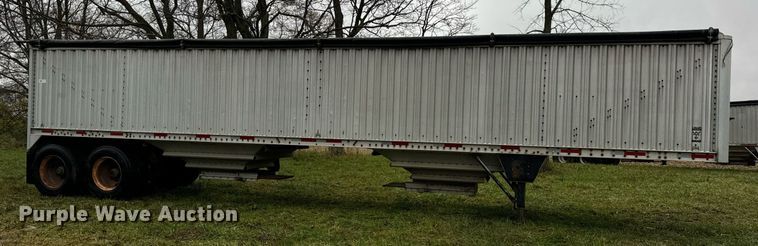 image for item DT2220 1987 Wilson AGH-800 grain trailer