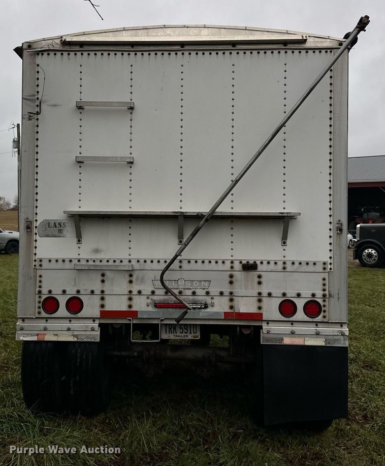 image for item DT2220 1987 Wilson AGH-800 grain trailer