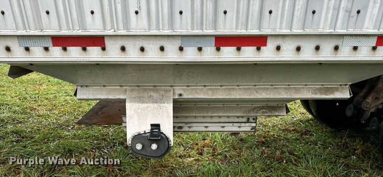 image for item DT2220 1987 Wilson AGH-800 grain trailer