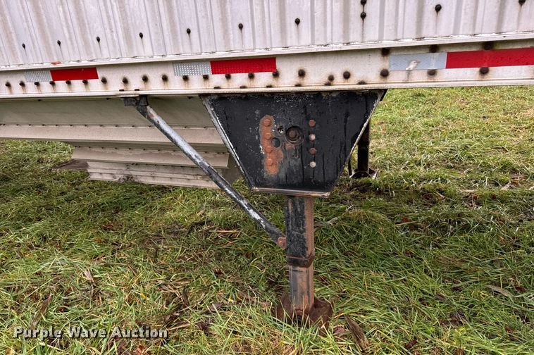 image for item DT2220 1987 Wilson AGH-800 grain trailer
