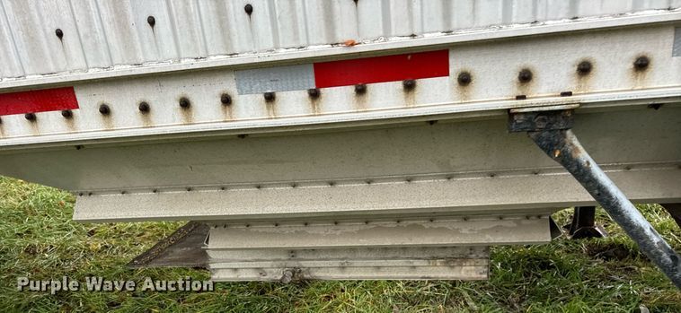 image for item DT2220 1987 Wilson AGH-800 grain trailer