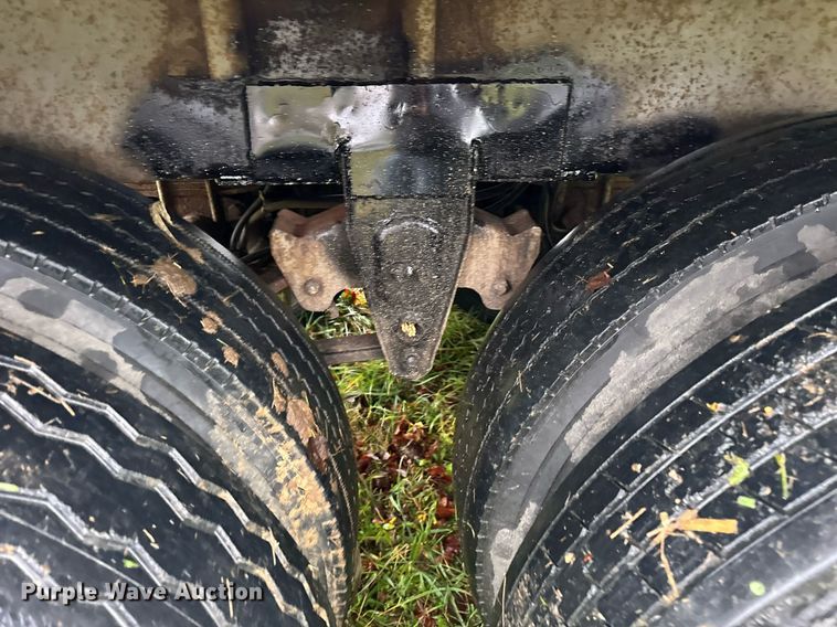 image for item DT2220 1987 Wilson AGH-800 grain trailer