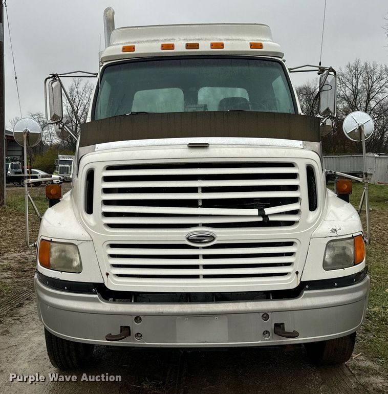 image for item DT2221 1999 Sterling  semi truck