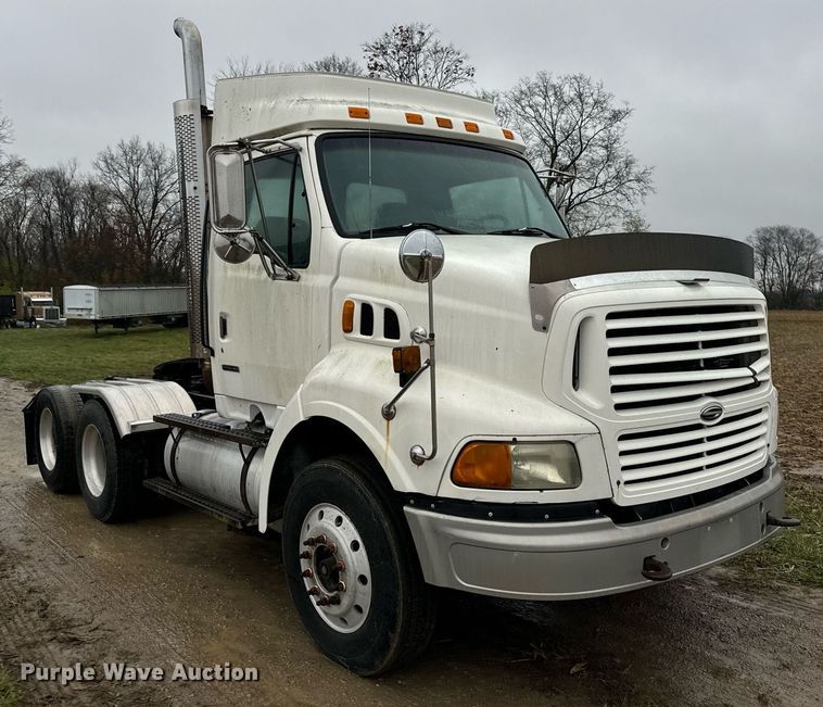 image for item DT2221 1999 Sterling  semi truck