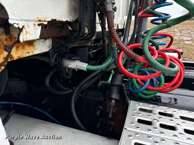 image for item DT2221 1999 Sterling  semi truck