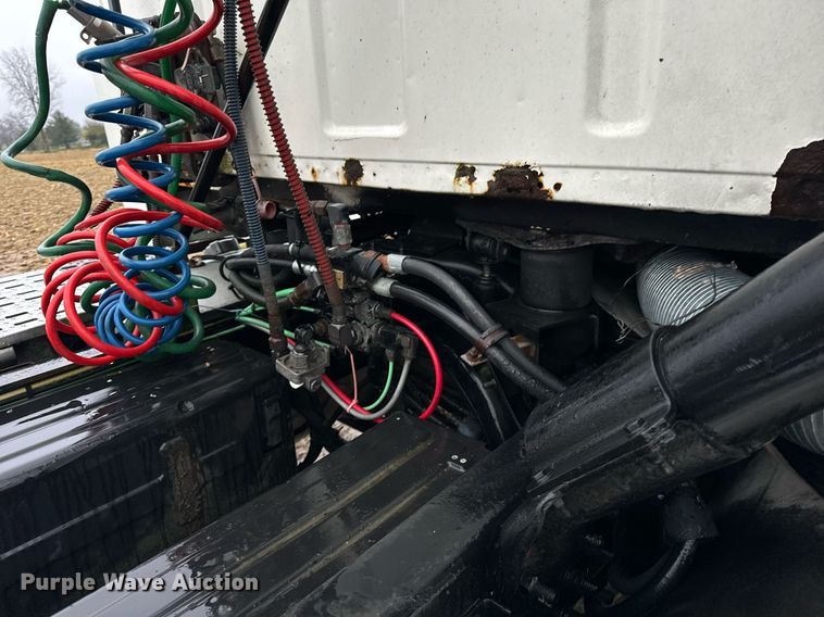 image for item DT2221 1999 Sterling  semi truck