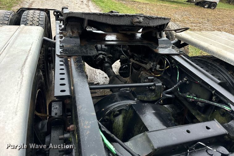 image for item DT2221 1999 Sterling  semi truck