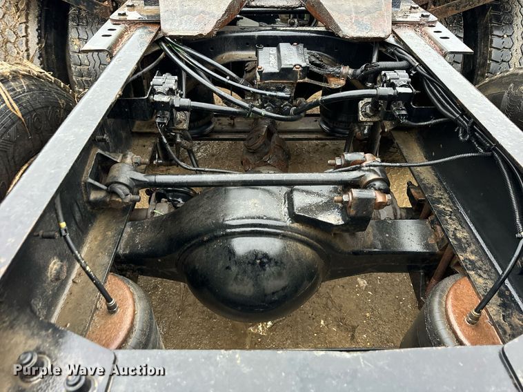 image for item DT2221 1999 Sterling  semi truck