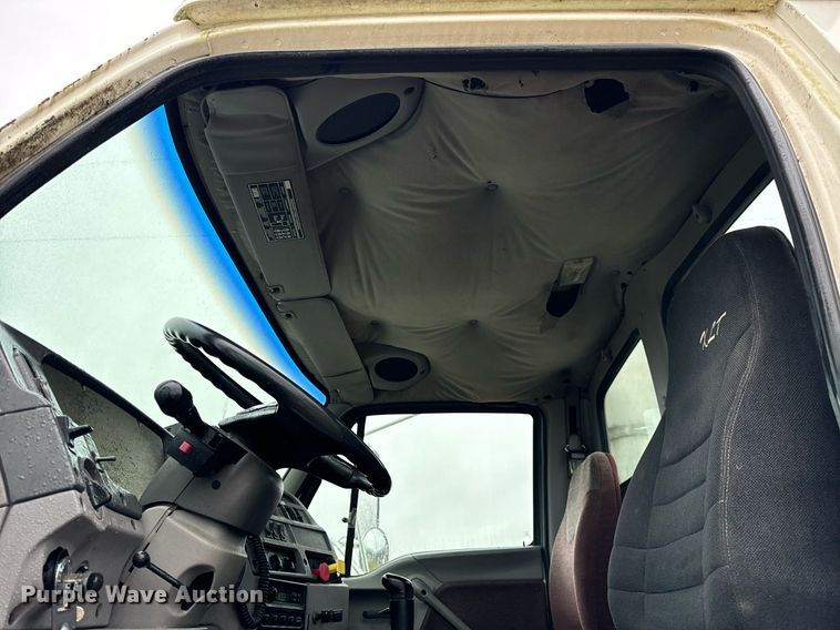 image for item DT2221 1999 Sterling  semi truck