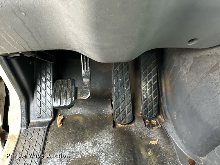 image for item DT2221 1999 Sterling  semi truck