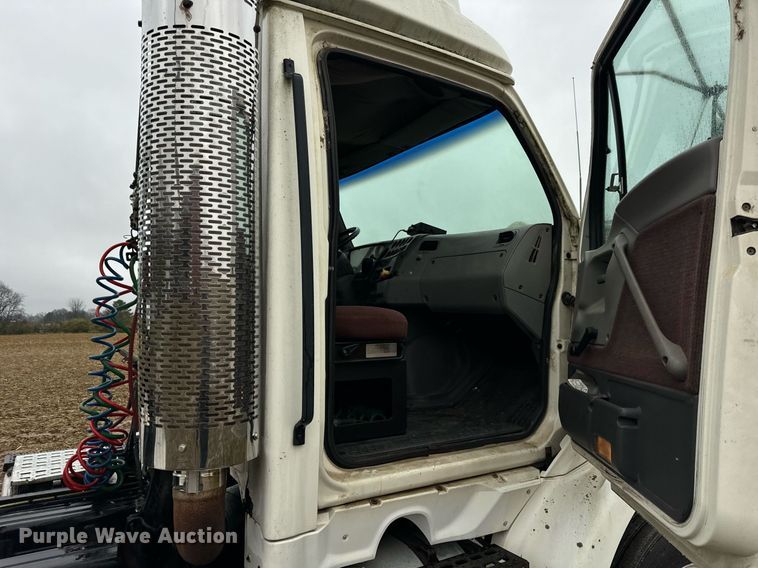 image for item DT2221 1999 Sterling  semi truck