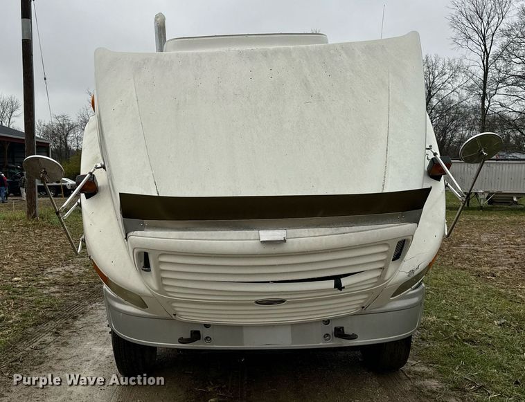 image for item DT2221 1999 Sterling  semi truck