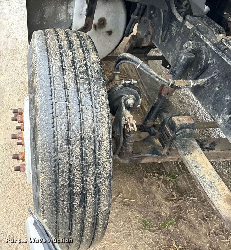 image for item DT2221 1999 Sterling  semi truck