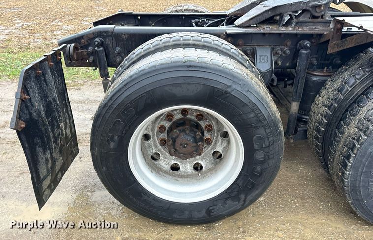 image for item DT2221 1999 Sterling  semi truck