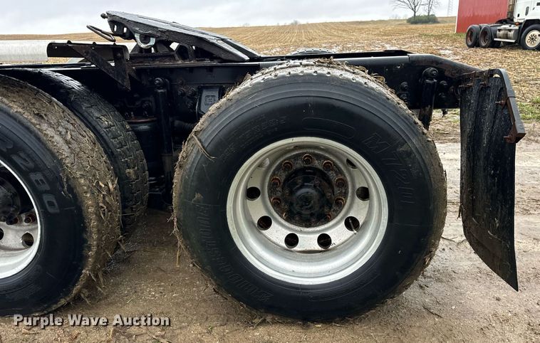 image for item DT2221 1999 Sterling  semi truck