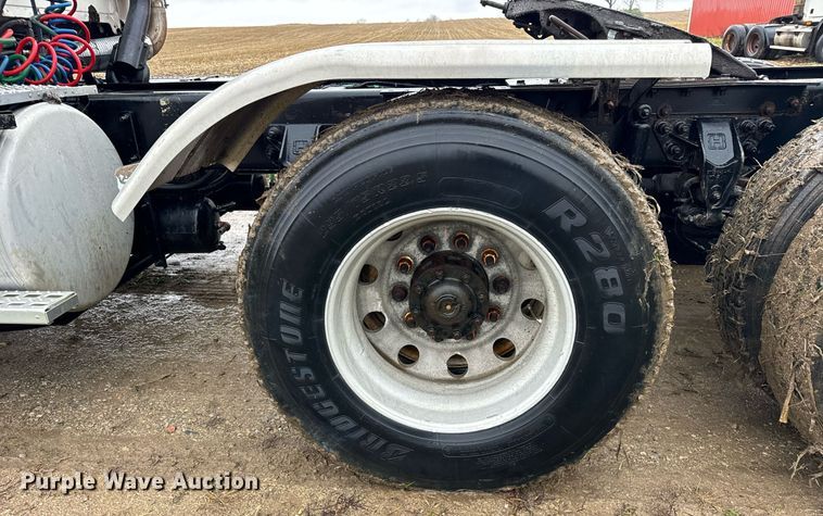 image for item DT2221 1999 Sterling  semi truck