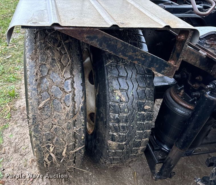 image for item DT2221 1999 Sterling  semi truck