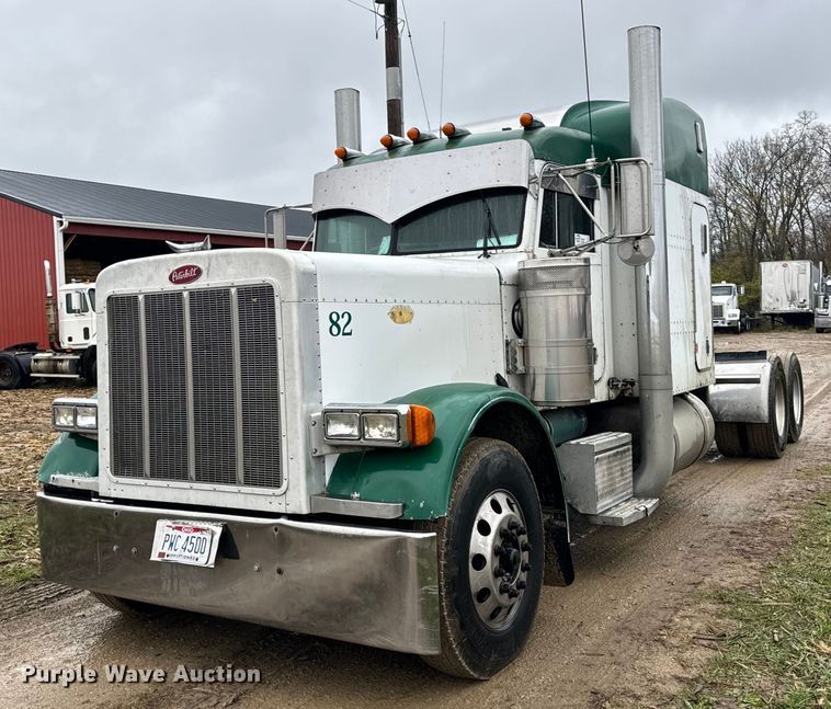 image for item DT2224 2000 Peterbilt 379 semi truck