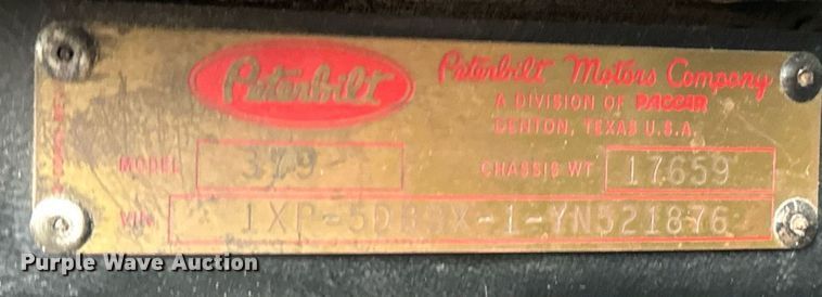 image for item DT2224 2000 Peterbilt 379 semi truck