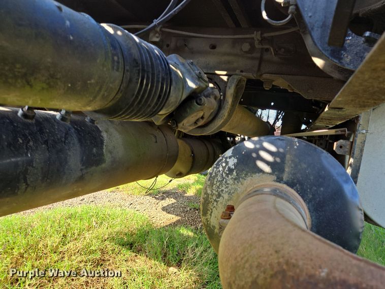 image for item DT5357 2005 Kenworth T800 truck cab and chassis