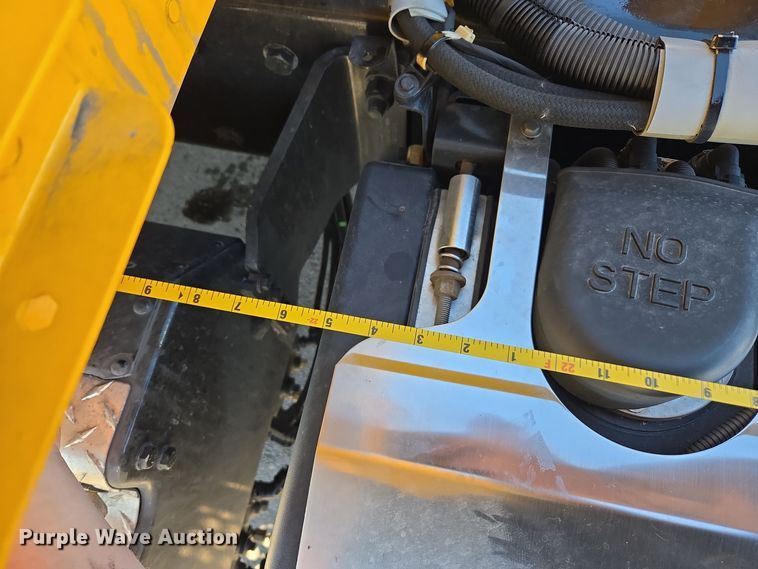 image for item DT7014 2020 Kenworth T680 semi truck