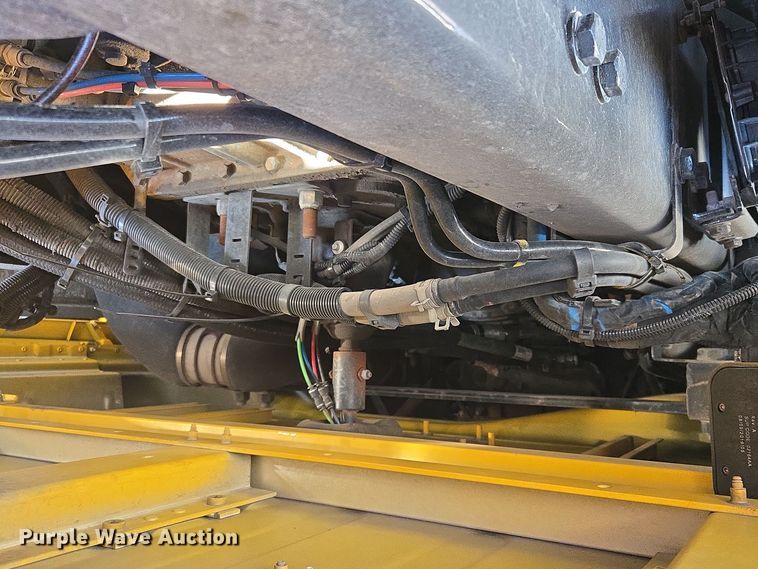 image for item DT7014 2020 Kenworth T680 semi truck