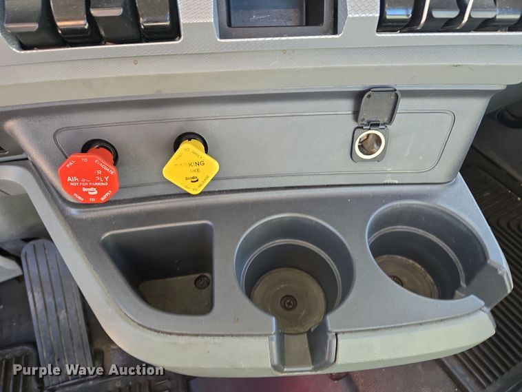 image for item DT7014 2020 Kenworth T680 semi truck