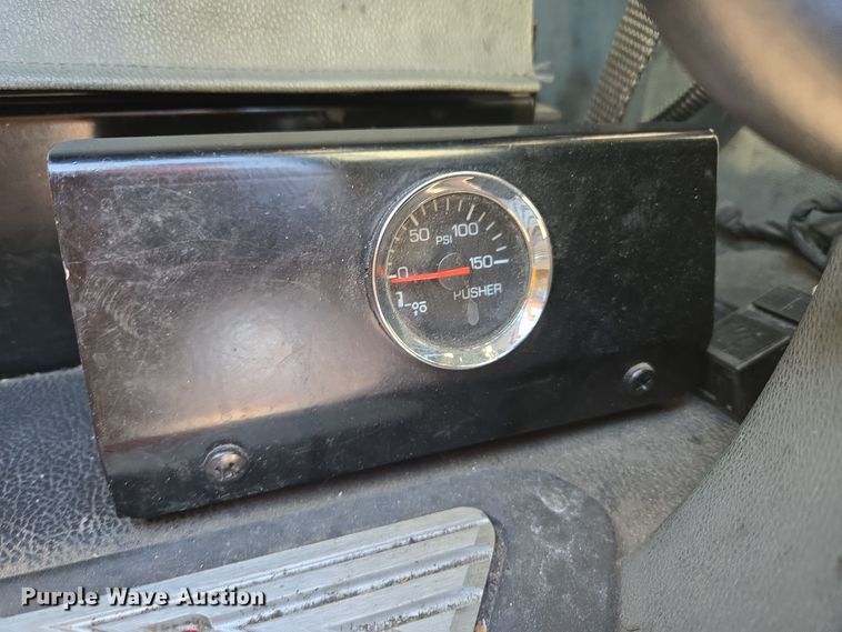 image for item DT7014 2020 Kenworth T680 semi truck