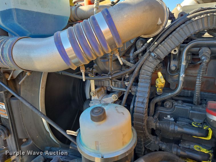 image for item DT7014 2020 Kenworth T680 semi truck