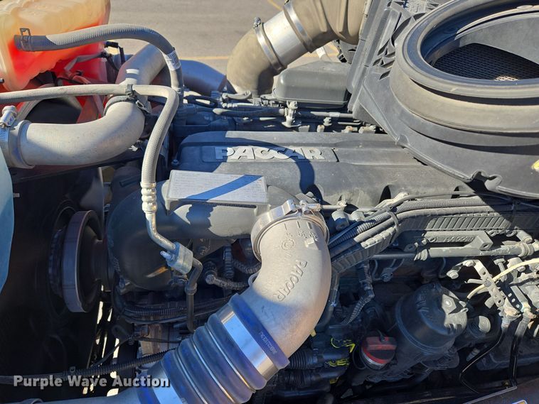 image for item DT7014 2020 Kenworth T680 semi truck