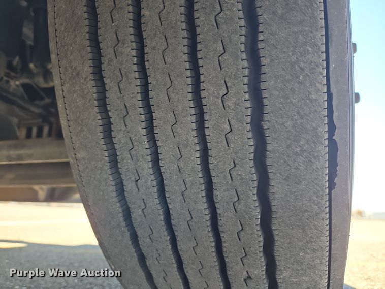 image for item DT7014 2020 Kenworth T680 semi truck